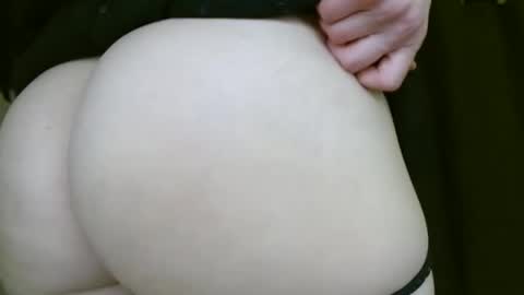 Snapshot of kissallie chatting on January 2025 10:37:01 PM Allie online show from January 2025 10:37:01 PM