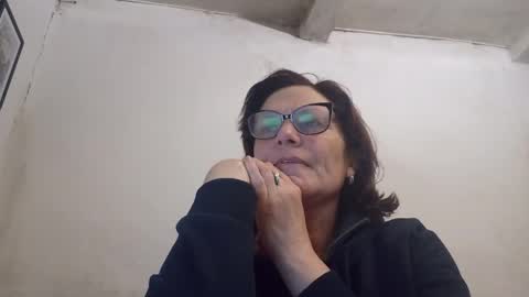 kissandvibe online show from April 2026 06:52:01 PM