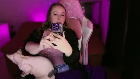 kissica online show from February 2025 06:01:01 PM