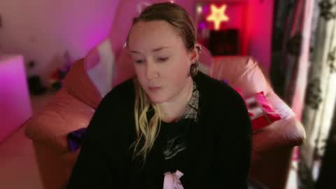 kissica online show from February 2025 12:31:01 PM