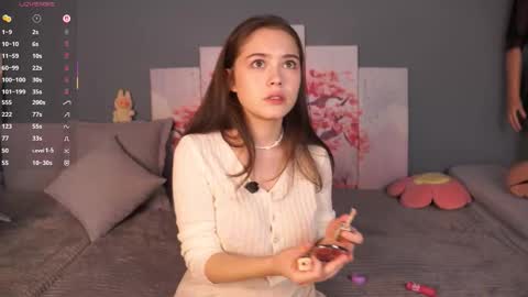 Lola online show from October 2025 07:09:02 AM