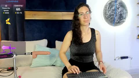 Kissing Company online show from February 2025 03:11:01 AM