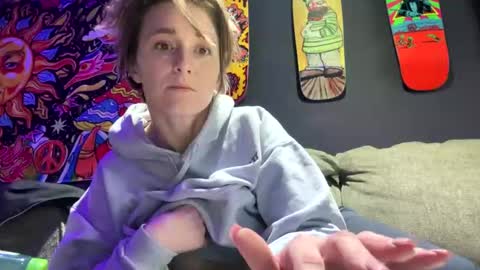 Kaitie online show from November 2025 11:46:02 AM