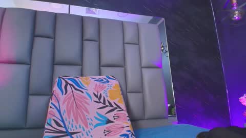 BELLA FLAME online show from November 2025 07:02:01 PM