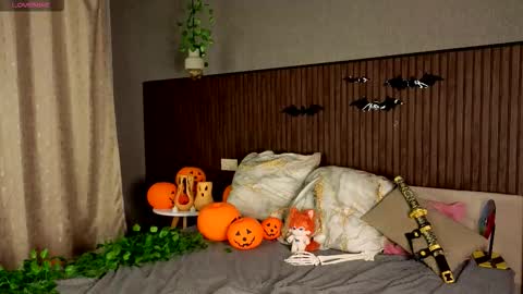 Snapshot of kitsun_ne chatting on November 2025 08:00:01 PM The sexy fox Kitsune online show from November 2025 08:00:01 PM