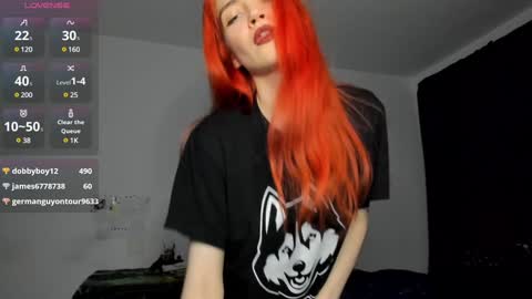 Snapshot of kitsunemoon chatting on December 2024 09:43:02 PM Kitsune online show from December 2024 09:43:02 PM