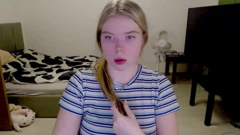 Jennyblonde and Emmabrunette online show from December 2024 10:43:01 PM