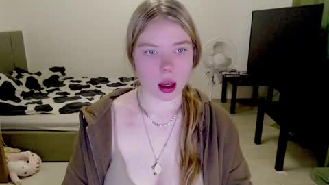 Jennyblonde and Emmabrunette online show from December 2024 07:15:01 AM