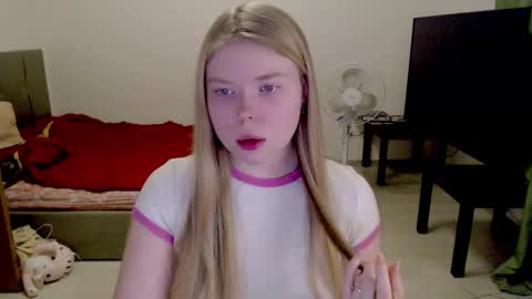 Jennyblonde and Emmabrunette online show from February 2025 05:31:01 PM