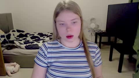 Jennyblonde and Emmabrunette online show from February 2025 09:54:01 PM