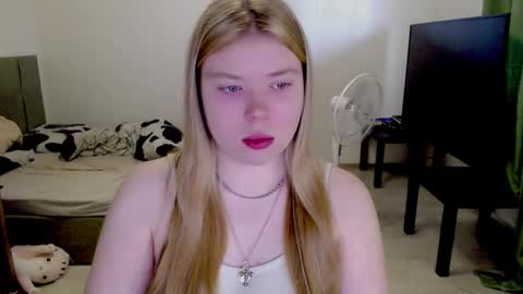 Jennyblonde and Emmabrunette online show from March 2026 11:23:01 AM
