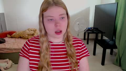 Jennyblonde and Emmabrunette online show from May 2026 10:20:01 AM