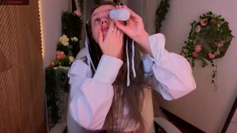 Snapshot of kitten_murray chatting on February 2026 05:44:02 AM barbara online show from February 2026 05:44:02 AM