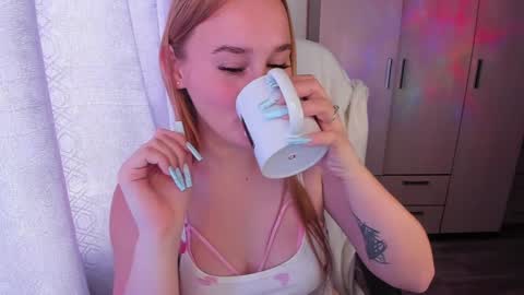 kitten_sun online show from January 2025 06:24:02 AM