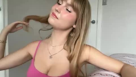 Snapshot of kittengirlxo chatting on July 2026 04:41:01 AM kittengirlxo online show from July 2026 04:41:01 AM