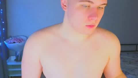 Vlad online show from November 2025 07:03:01 PM