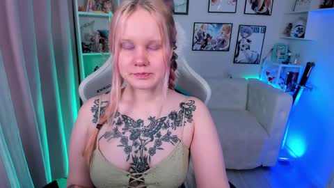 kittenxoann online show from April 2026 05:50:02 PM