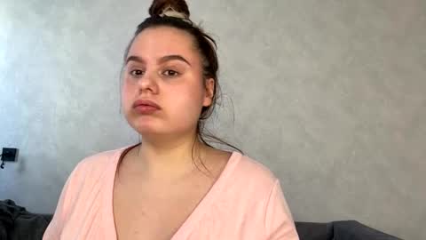 Ellaiza online show from May 2026 12:22:02 PM