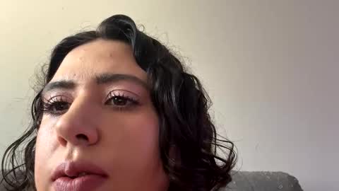 kitty3202 online show from October 2025 05:47:01 PM