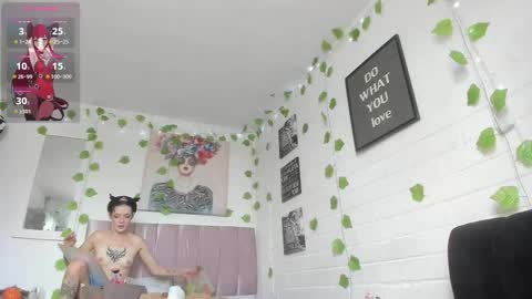  KITTY online show from November 2025 07:03:01 PM