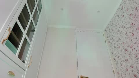 Snapshot of kitty__sophie chatting on April 2026 08:00:02 PM sophie online show from April 2026 08:00:02 PM