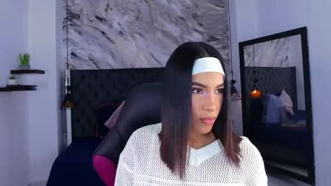 Snapshot of kitty_collins_ chatting on May 2026 12:10:01 PM Kitty online show from May 2026 12:10:01 PM