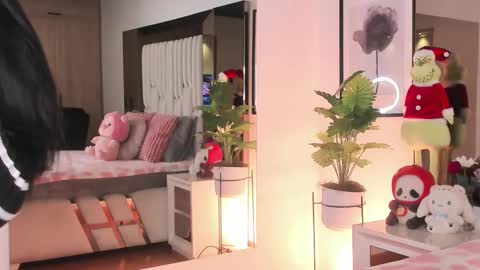 kitty online show from December 2025 09:43:01 PM