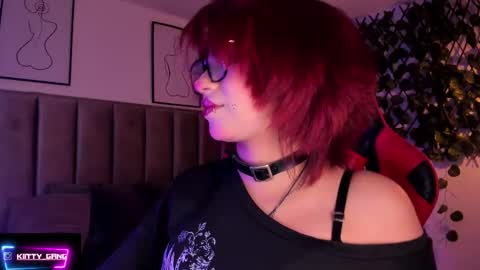 Camila online show from September 2025 02:33:01 AM