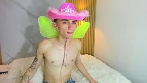 Snapshot of kitty_gill chatting on January 2025 05:29:02 PM kitty_gill online show from January 2025 05:29:02 PM