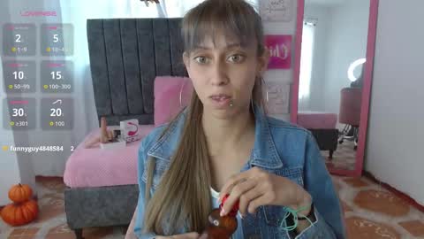 Aleja online show from October 2025 08:47:01 PM