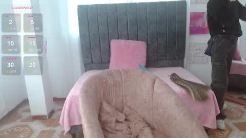 Aleja online show from November 2025 07:02:02 PM