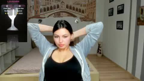 Kate online show from November 2025 12:41:02 PM