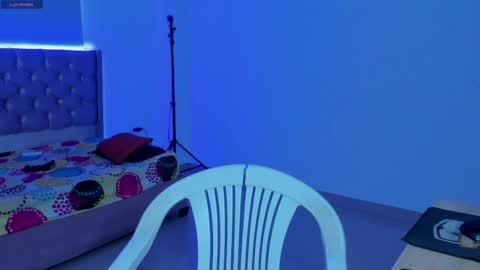 kitty_violet11 online show from April 2026 09:45:02 PM