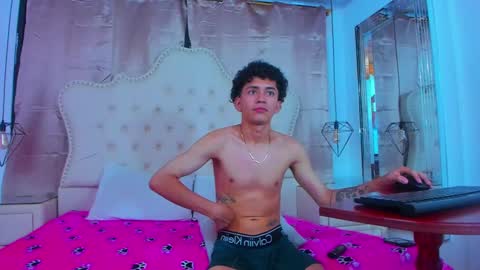 Snapshot of kittyandjackk chatting on October 2025 02:33:01 AM KittyANDjackk online show from October 2025 02:33:01 AM