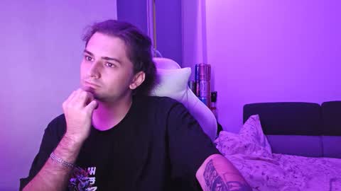 Eliz online show from November 2025 09:03:02 PM