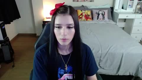 Snapshot of kittykat18x chatting on June 2026 03:38:02 AM Isabel online show from June 2026 03:38:02 AM