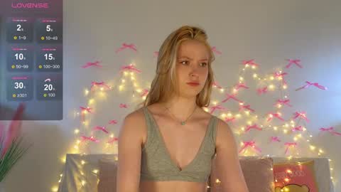 Snapshot of kittyloffe chatting on November 2025 03:51:02 AM Monika online show from November 2025 03:51:02 AM