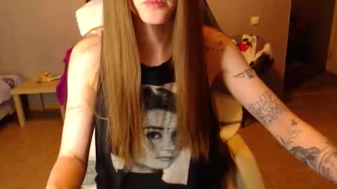 KittyloveMoon online show from June 2026 07:26:02 PM
