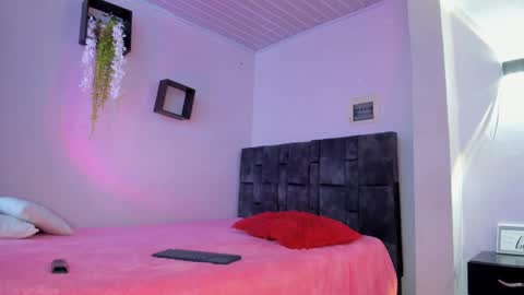 kitty  online show from September 2025 01:11:02 PM