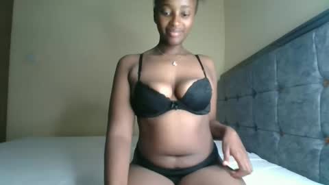 Snapshot of kittypettite chatting on September 2025 03:44:01 PM Kittypettite online show from September 2025 03:44:01 PM