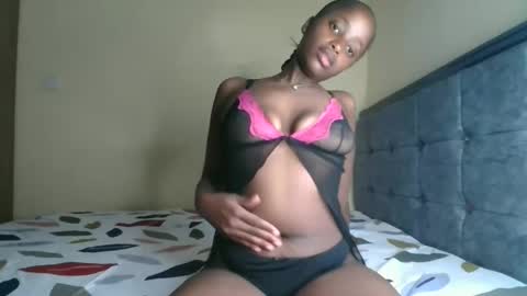 Snapshot of kittypettite chatting on November 2025 03:05:02 PM Kittypettite online show from November 2025 03:05:02 PM