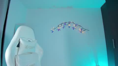 kitty online show from March 2026 05:44:01 AM