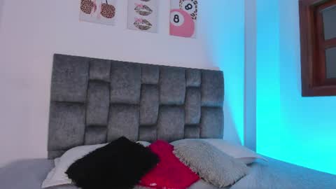 Snapshot of kittystar18 chatting on June 2026 06:07:02 PM kitty online show from June 2026 06:07:02 PM