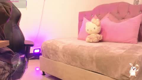 Kitty  online show from November 2025 11:47:02 AM