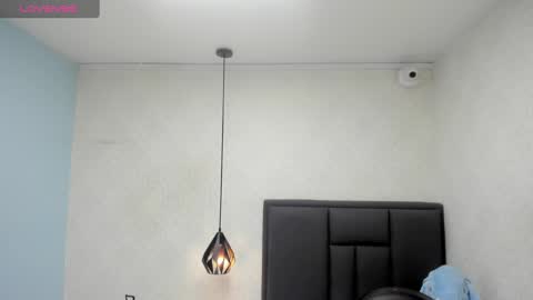  K I T T  Y  online show from January 2025 12:15:01 PM