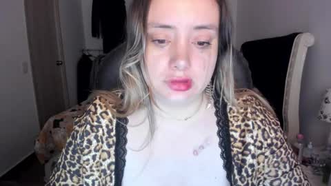 Snapshot of kittywantslove23 chatting on September 2025 10:44:01 PM kittywantslove23 online show from September 2025 10:44:01 PM