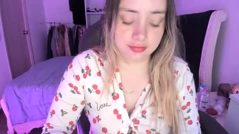 Snapshot of kittywantslove23 chatting on October 2025 10:40:02 PM kittywantslove23 online show from October 2025 10:40:02 PM