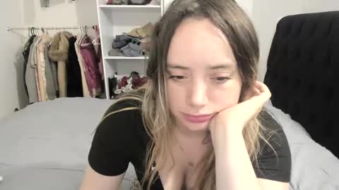 Snapshot of kittywantslove23 chatting on October 2025 11:06:02 PM kittywantslove23 online show from October 2025 11:06:02 PM