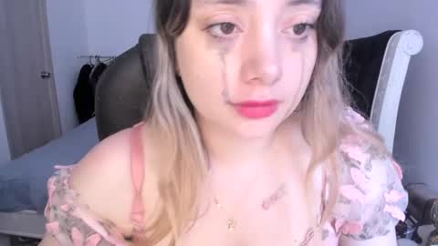 Snapshot of kittywantslove23 chatting on October 2025 08:42:01 PM kittywantslove23 online show from October 2025 08:42:01 PM