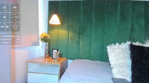 K I T T Y Y  online show from October 2025 09:15:01 PM